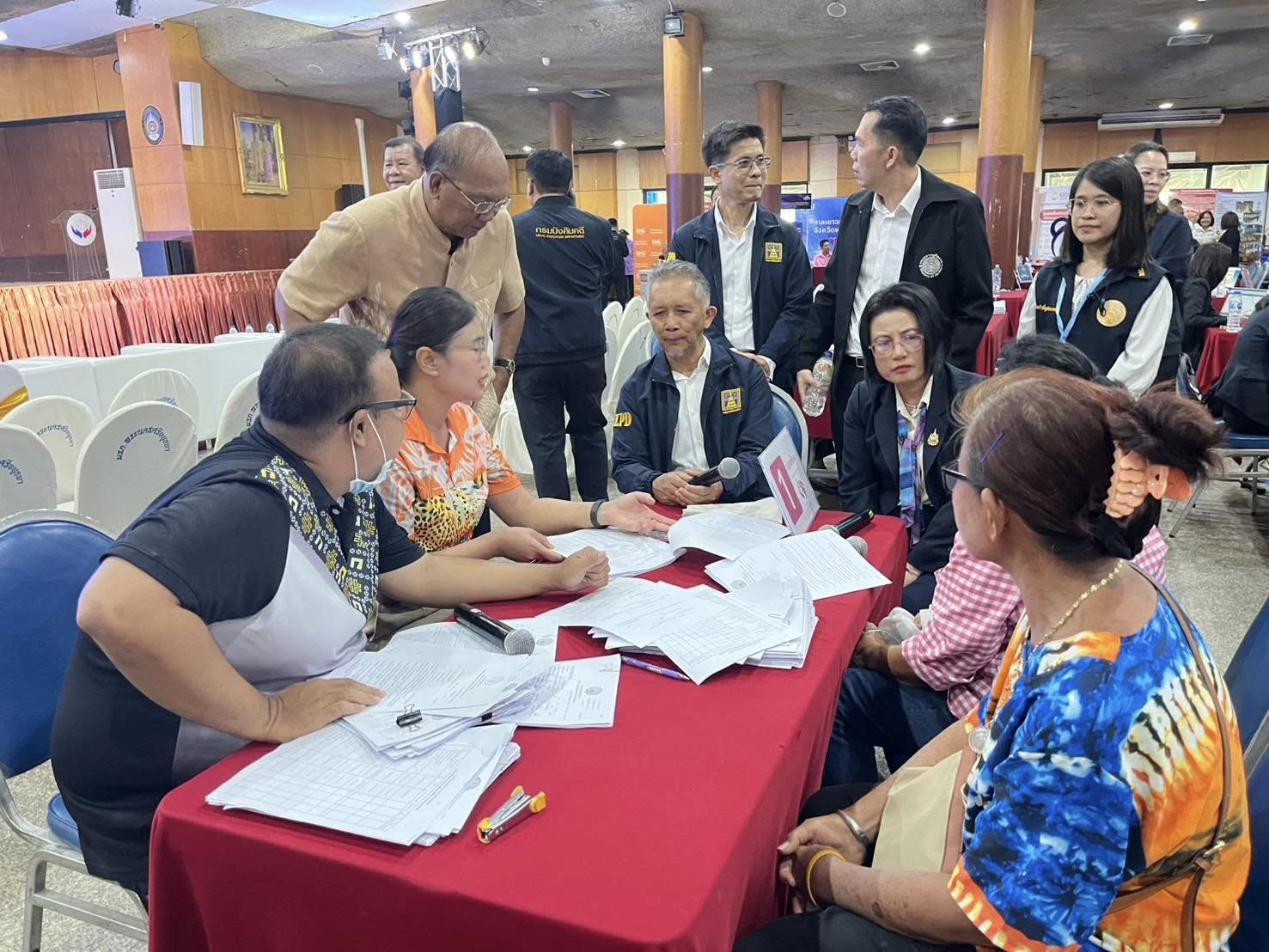 พช.อยุธยา ร่วมจัดบูธกองทุนพัฒนาบทบาทสตรี ภายในงาน”มหกรรมแก้หนี้ สร้างวิถีแห่งความเป็นธรรม” ปีที่ 2 จังหวัดพระนครศรีอยุธยา
