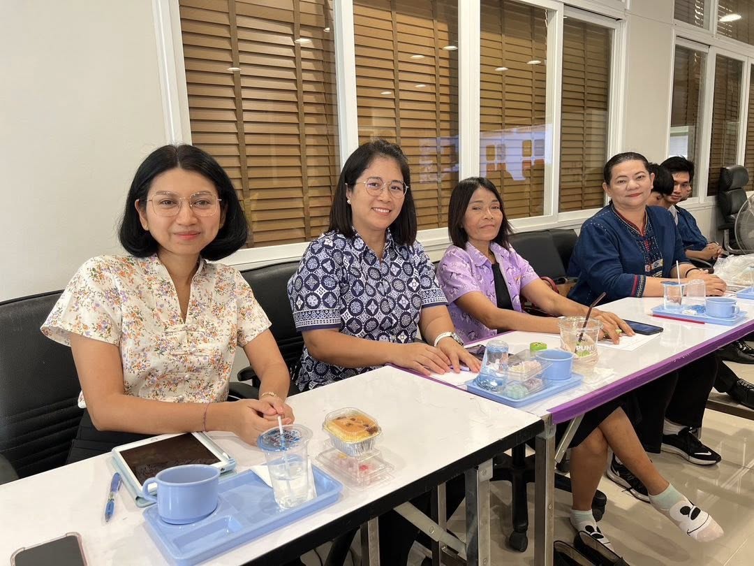 พช.อยุธยา ร่วมโครงการถ่ายทอดองค์ความรู้การเป็นพี่เลี้ยงพัฒนากร เสริมแกร่ง “คน พช.” เก่ง ดี มีความสุข ด้วยหัวใจพัฒนาชุมชน