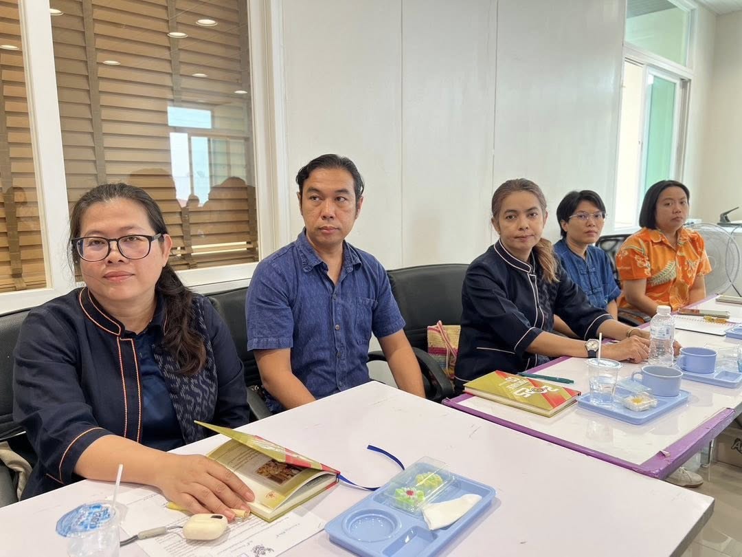 พช.อยุธยา ร่วมโครงการถ่ายทอดองค์ความรู้การเป็นพี่เลี้ยงพัฒนากร เสริมแกร่ง “คน พช.” เก่ง ดี มีความสุข ด้วยหัวใจพัฒนาชุมชน