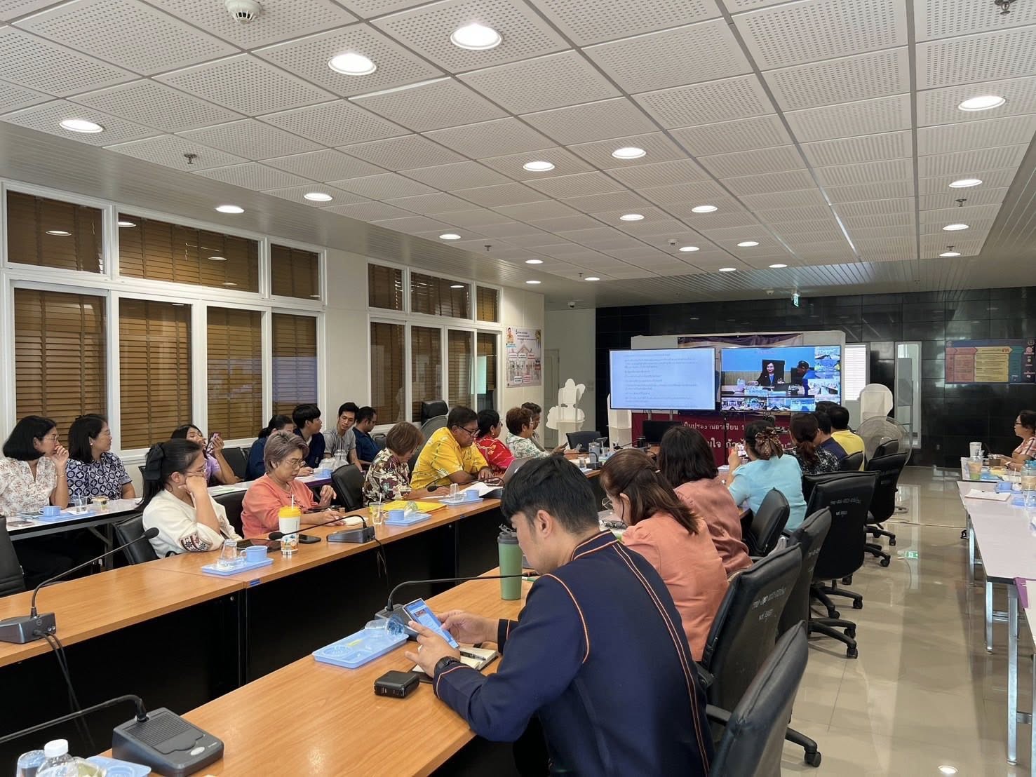 พช.อยุธยา ร่วมโครงการถ่ายทอดองค์ความรู้การเป็นพี่เลี้ยงพัฒนากร เสริมแกร่ง “คน พช.” เก่ง ดี มีความสุข ด้วยหัวใจพัฒนาชุมชน