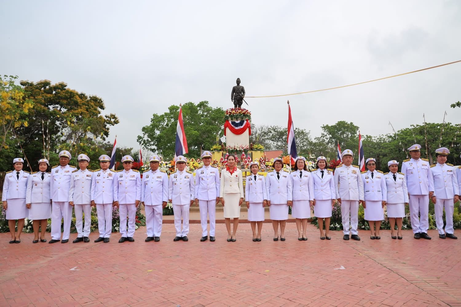 พช.อยุธยา ร่วมพิธีสักการะและพิธีบรวงสรวงดวงพระวิญญาณสมเด็จพระเจ้าอู่ทอง องค์ปฐมบรมกษัตริย์ เนื่องในวันสถาปนากรุงศรีอยุธยา ครบรอบ 675 ปี