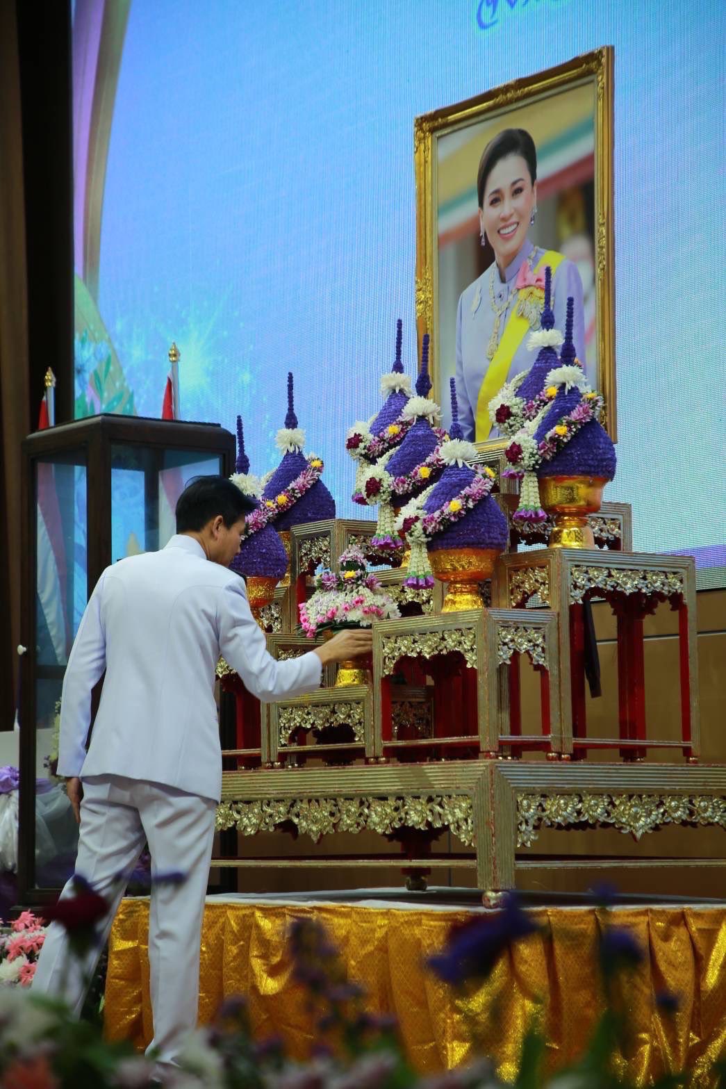 พช.อยุธยา ร่วมพิธีเจริญพระพุทธมนต์และทำบุญตักบาตรถวายพระราชกุศลเพื่อเฉลิมพระเกียรติสมเด็จพระนางเจ้าฯ พระบรมราชินี เนื่องในโอกาสวันเฉลิมพระชนมพรรษา 3 มิถุนายน 2568