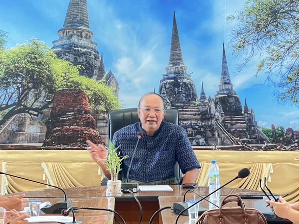 พช.อยุธยา จัดประชุมผู้ผลิต ผู้ประกอบการ OTOP ที่เข้าร่วมจำหน่ายงาน OTOP Midyear 2025