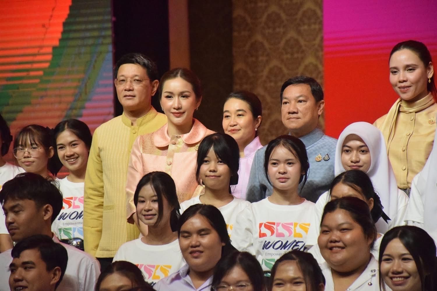 พช.อยุธยา ร่วมเปิดโครงการ “พลังสตรีเพื่อการพัฒนา เสริมสร้างโอกาส สร้างอนาคต” ชูกองทุนพัฒนาบทบาทสตรีหนุนการเปลี่ยนแปลง มุ่งขับเคลื่อนการลดความเหลื่อมล้ำตามเป้าหมายพัฒนายั่งยืน