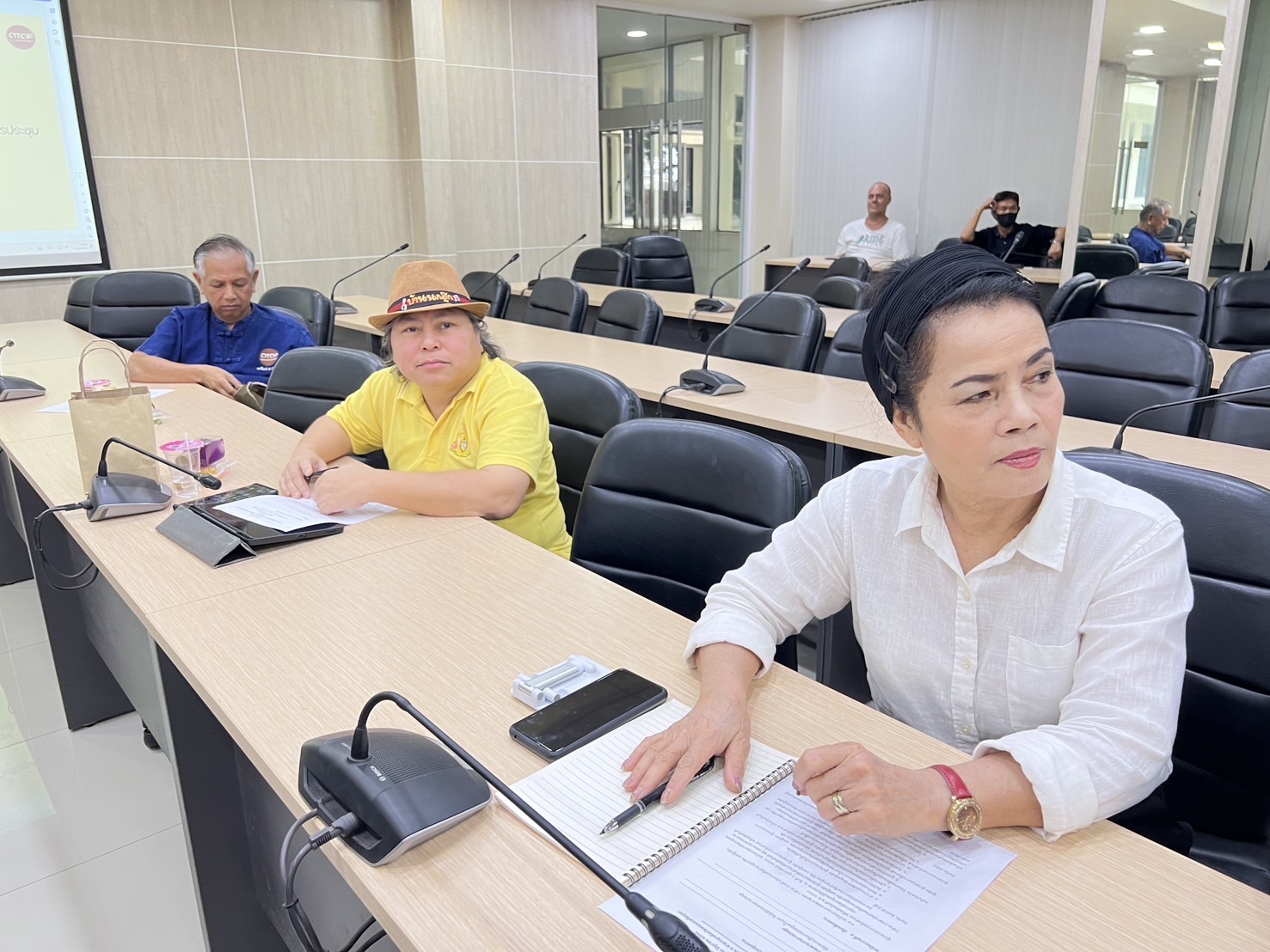 พช.อยุธยา ดำเนินประชุมคณะกรรมการเครือข่ายกลุ่มอาชีพ และผู้ผลิต ผู้ประกอบการหนึ่งตำบล หนึ่งผลิตภัณฑ์ระดับจังหวัด ครั้งที่ 1/2568