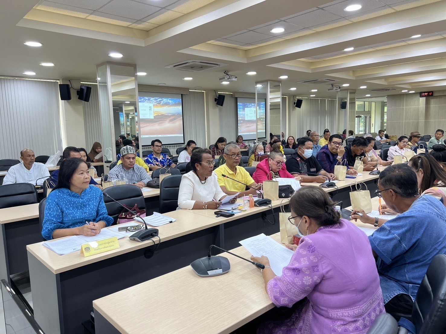 พช.อยุธยา ดำเนินประชุมคณะกรรมการเครือข่ายกลุ่มอาชีพ และผู้ผลิต ผู้ประกอบการหนึ่งตำบล หนึ่งผลิตภัณฑ์ระดับจังหวัด ครั้งที่ 1/2568