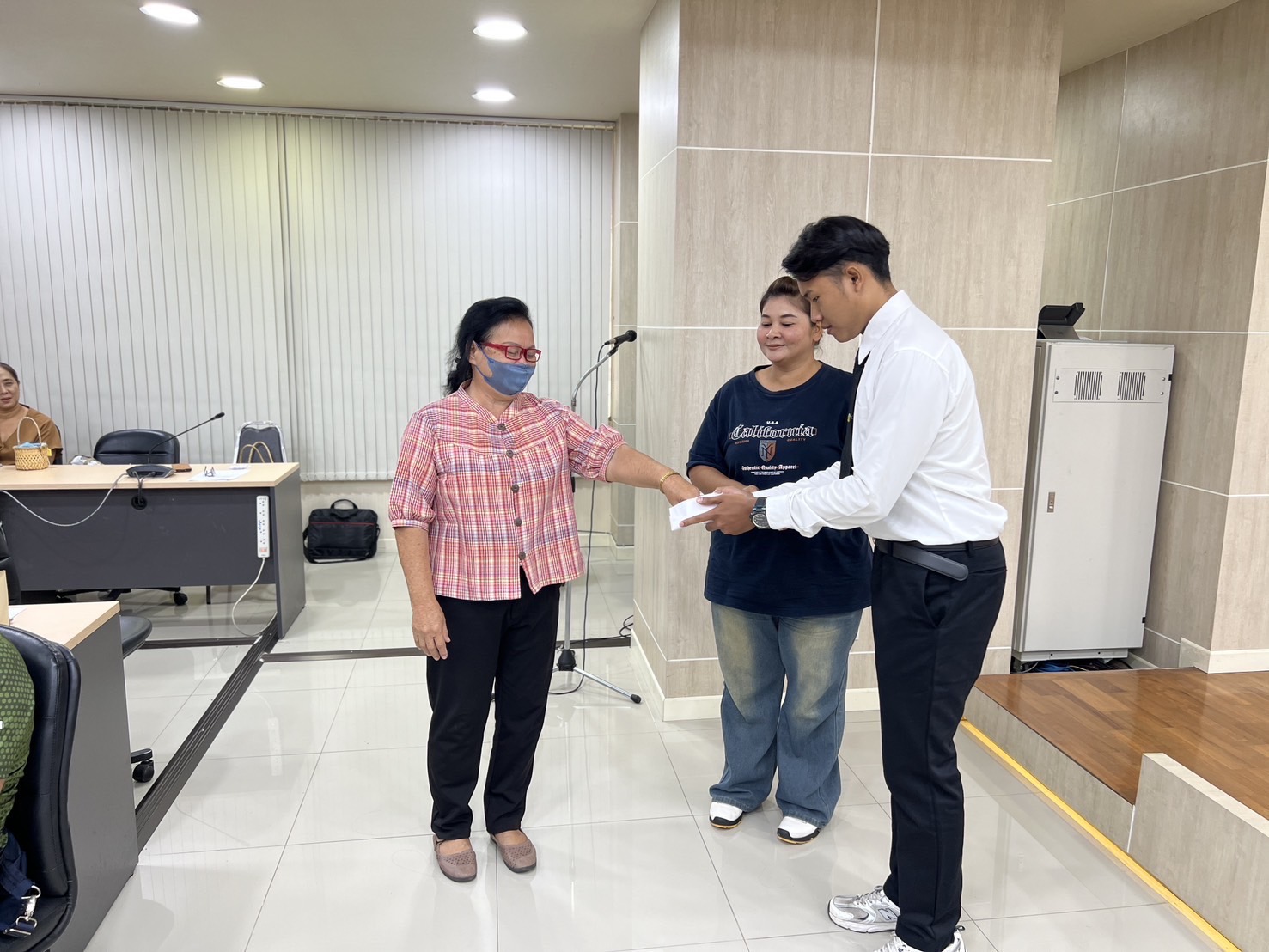 พช.อยุธยา ดำเนินประชุมคณะกรรมการเครือข่ายกลุ่มอาชีพ และผู้ผลิต ผู้ประกอบการหนึ่งตำบล หนึ่งผลิตภัณฑ์ระดับจังหวัด ครั้งที่ 1/2568