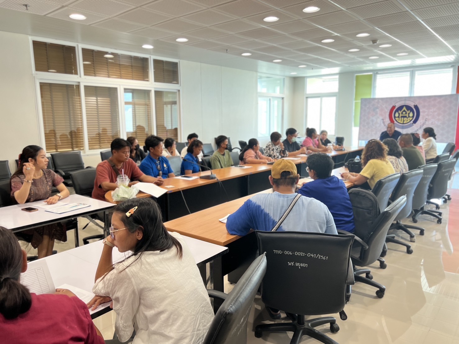 พช.กรุงเก่า จัดประชุมผู้ประกอบการที่เข้าร่วมกิจกรรม “OTOP TO FACTORY 2025” ครั้งที่ 4/2568 เพื่อเตรียมจำหน่ายสินค้า OTOP ณ มินิแบ บางปะอิน