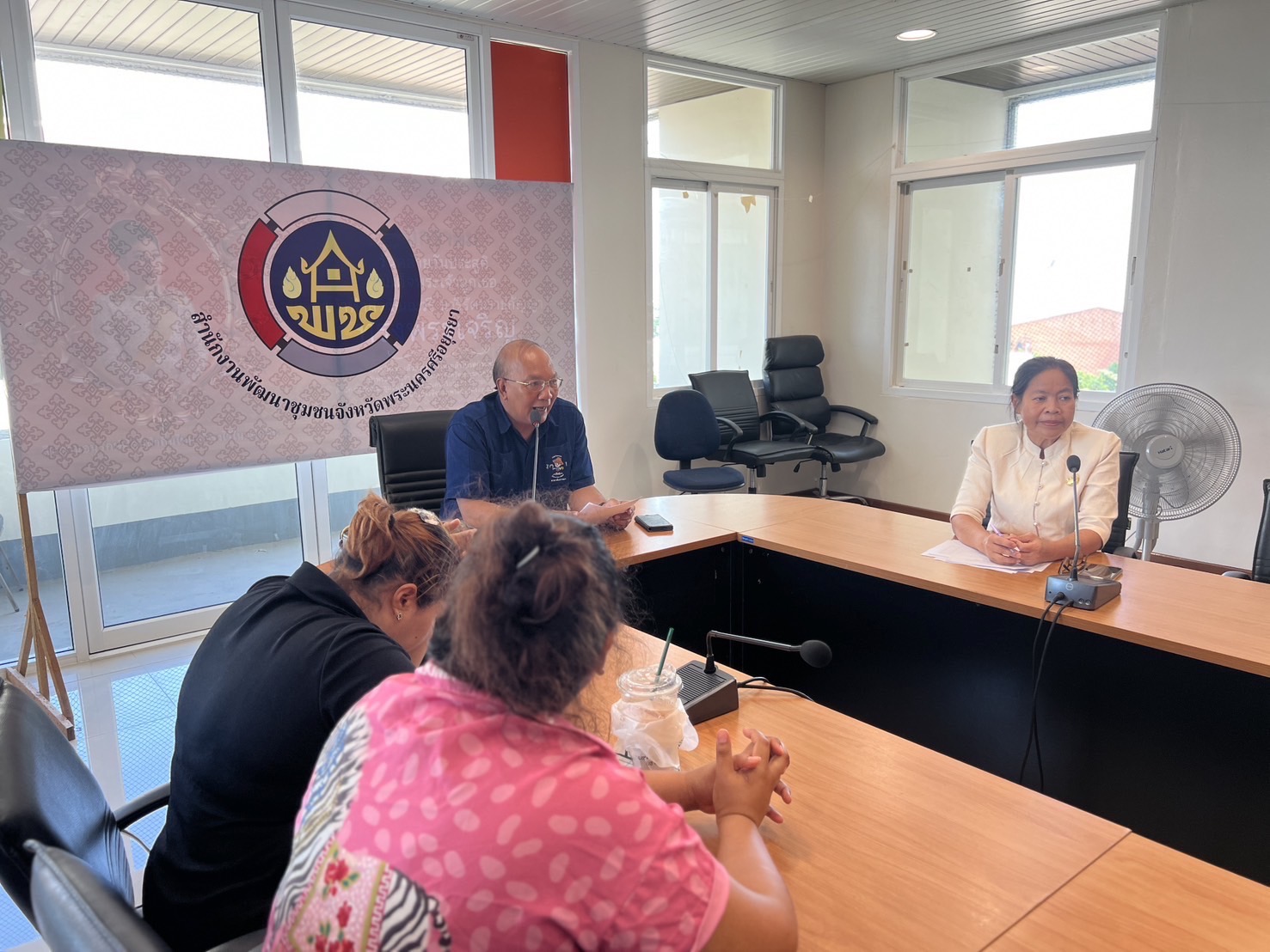 พช.กรุงเก่า จัดประชุมผู้ประกอบการที่เข้าร่วมกิจกรรม “OTOP TO FACTORY 2025” ครั้งที่ 4/2568 เพื่อเตรียมจำหน่ายสินค้า OTOP ณ มินิแบ บางปะอิน