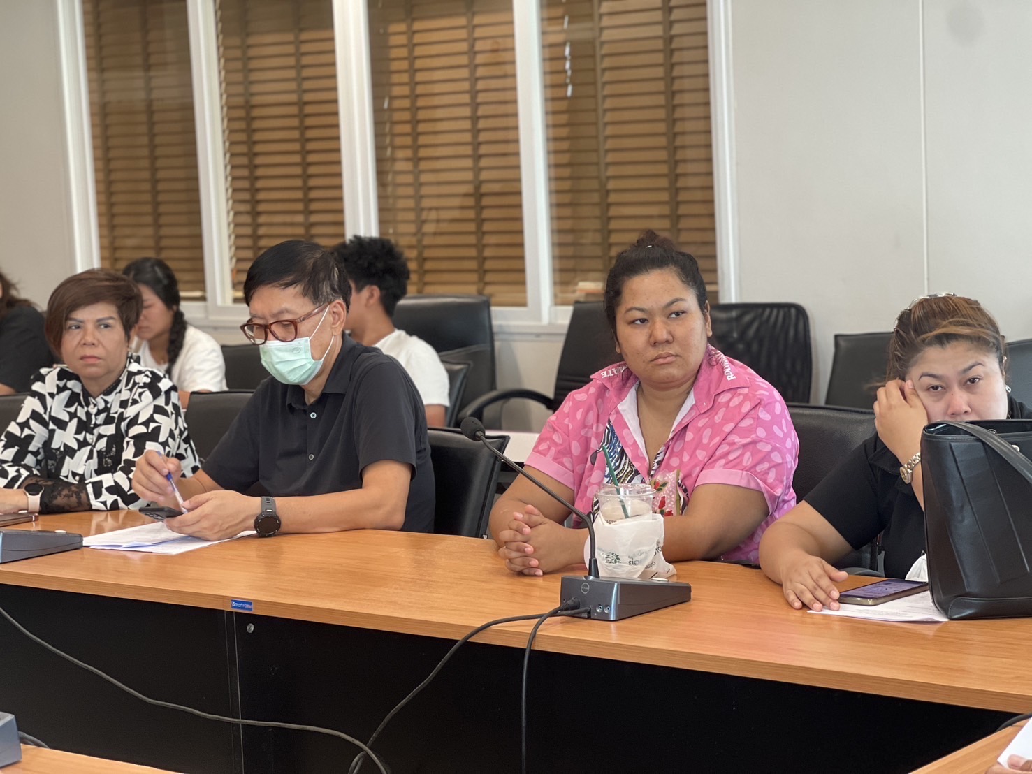 พช.กรุงเก่า จัดประชุมผู้ประกอบการที่เข้าร่วมกิจกรรม “OTOP TO FACTORY 2025” ครั้งที่ 4/2568 เพื่อเตรียมจำหน่ายสินค้า OTOP ณ มินิแบ บางปะอิน