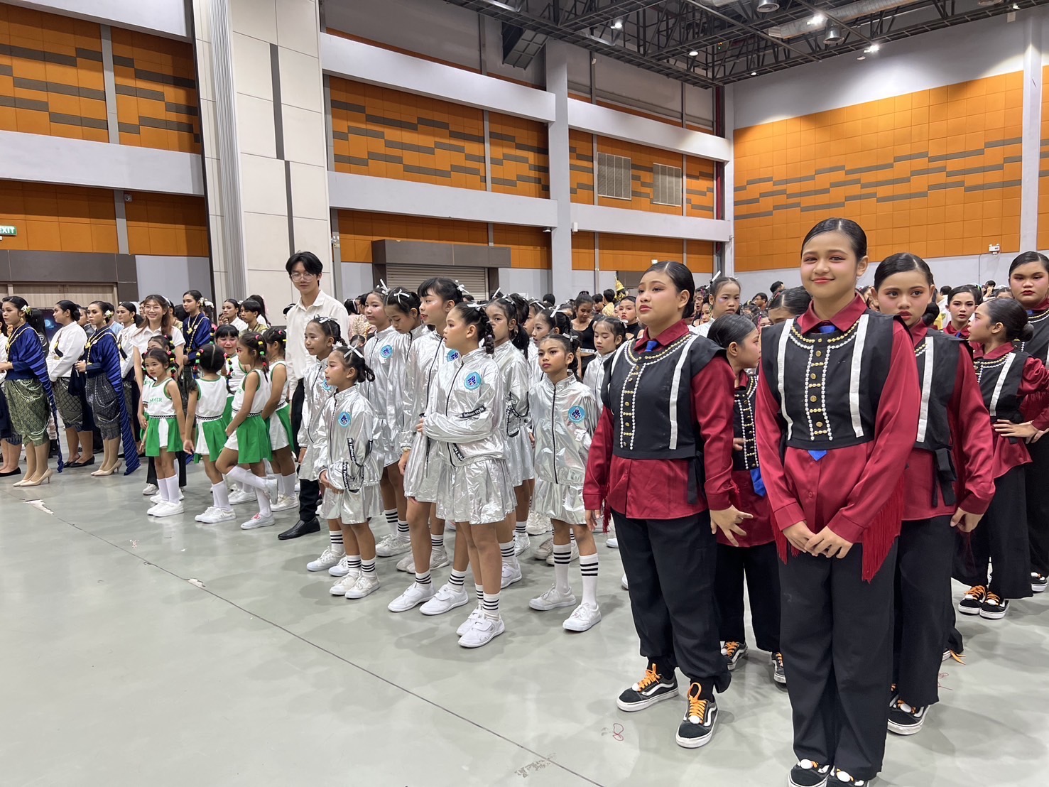 พช.อยุธยา นำเครือข่ายกองทุนแม่ของแผ่นดินร่วมแสดงพลังต่อต้านยาเสพติด เนื่องในมหกรรมวันต่อต้านยาเสพติดโลก (26 มิถุนายน) ประจำปี พ.ศ. 2568