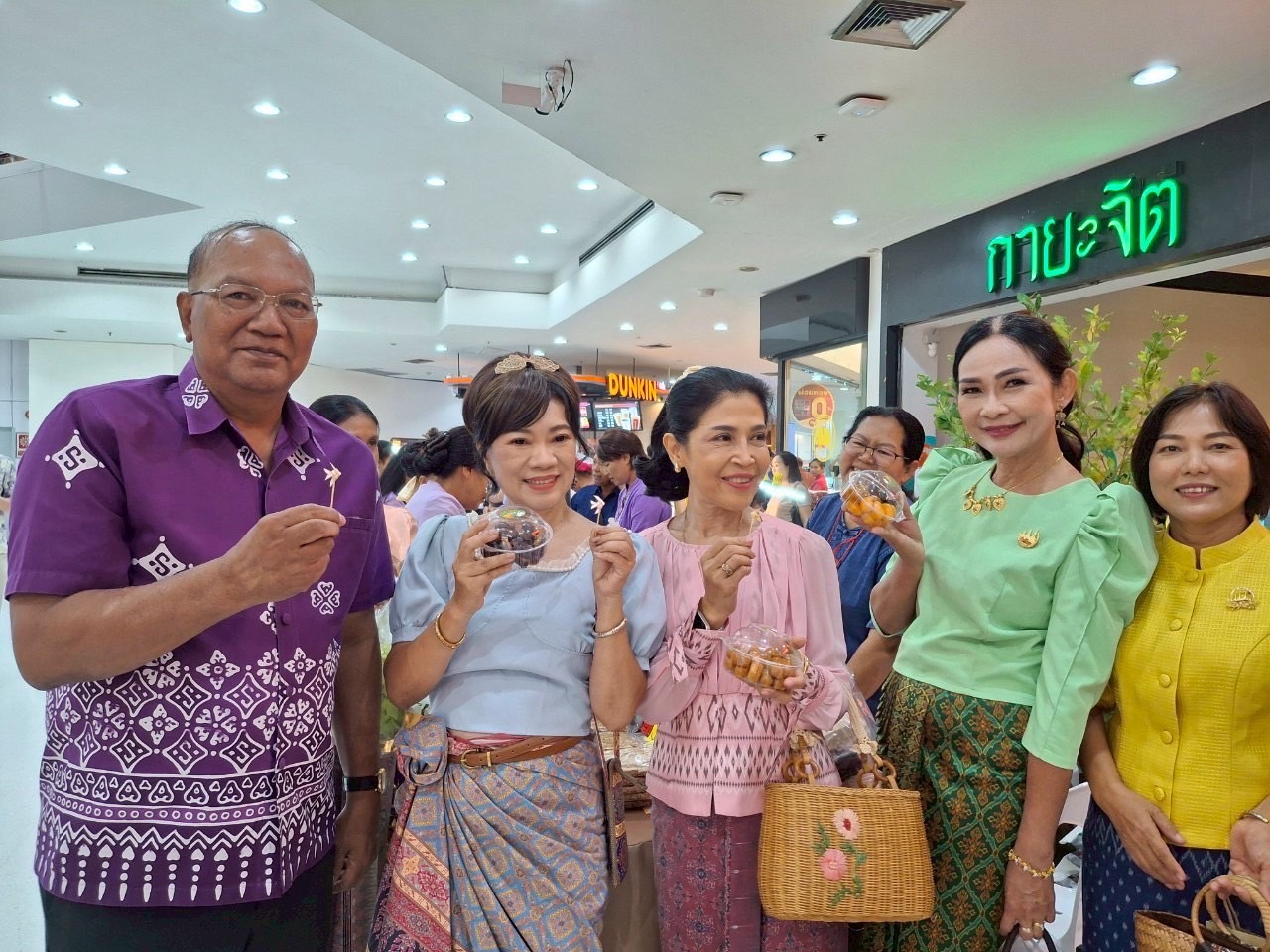 พช.อยุธยา เปิดกิจกรรมเชื่อมโยงทางการตลาดในการสร้างรายได้จากกิจการอาหารปลอดภัย ตามโครงการส่งเสริมการสร้างรายได้จากกิจการอาหารปลอดภัย