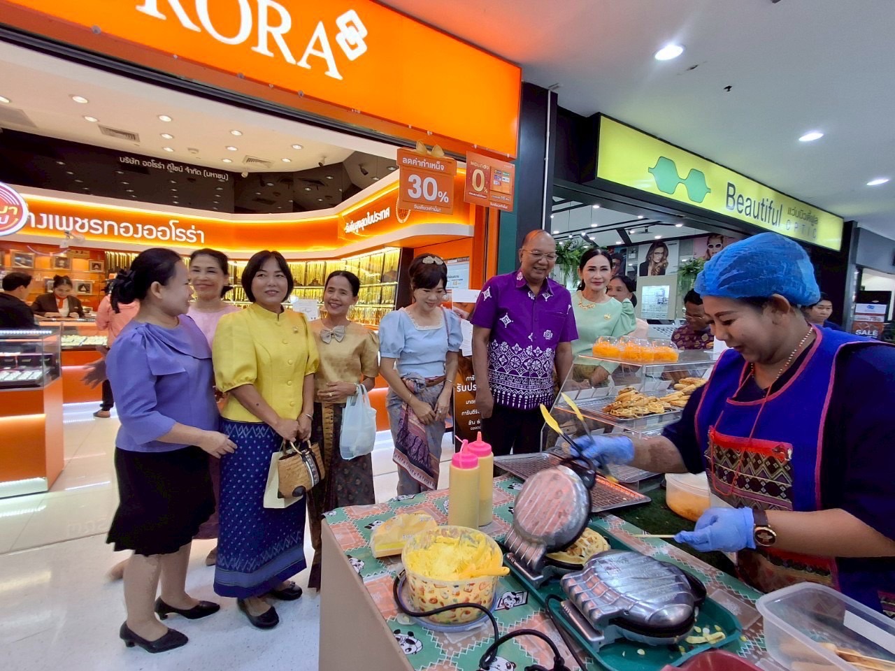 พช.อยุธยา เปิดกิจกรรมเชื่อมโยงทางการตลาดในการสร้างรายได้จากกิจการอาหารปลอดภัย ตามโครงการส่งเสริมการสร้างรายได้จากกิจการอาหารปลอดภัย