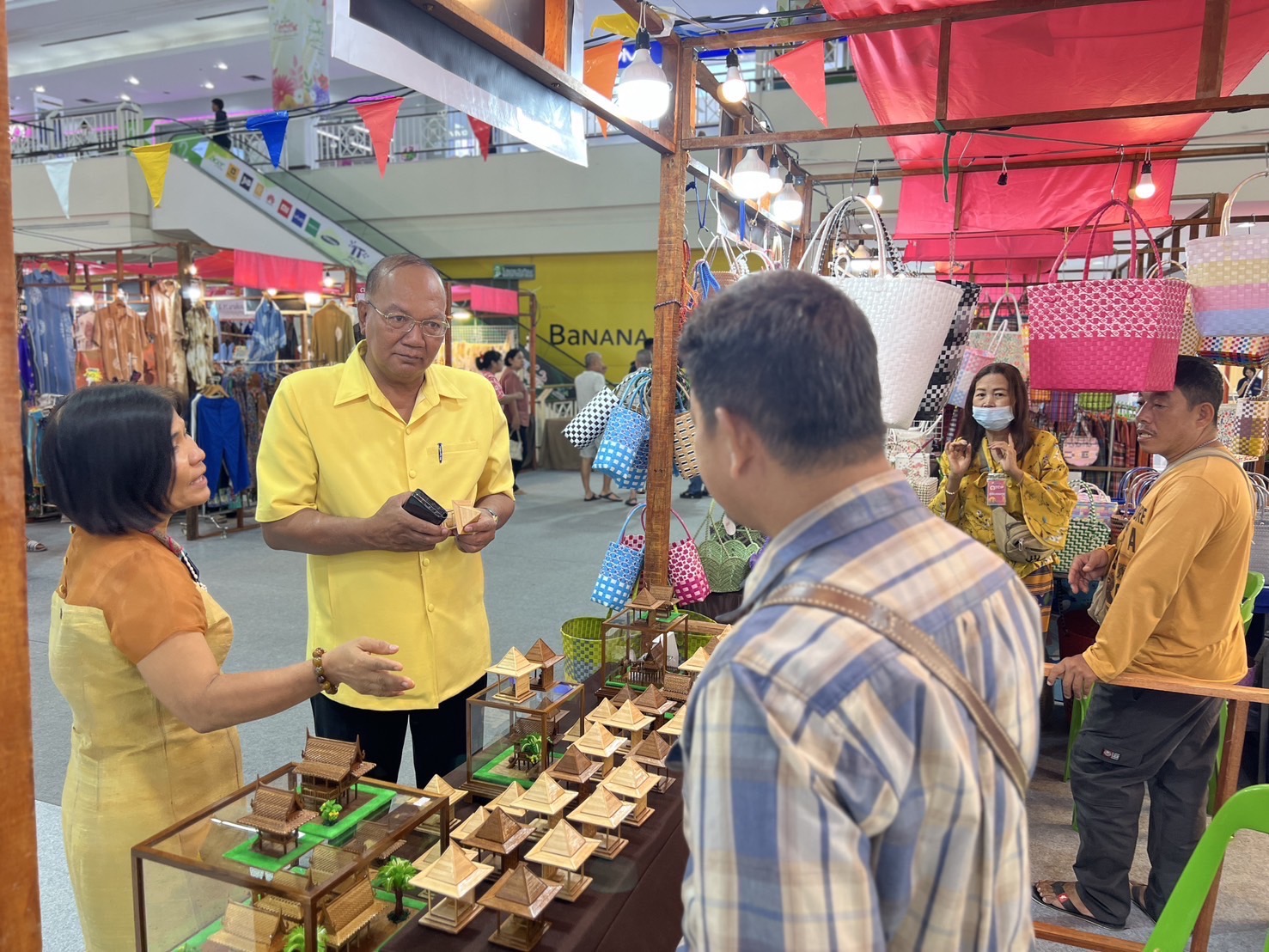 พช.อยุธยา ส่งเสริม สนับสนุนผู้ประกอบการภายในโครงการพัฒนาศักยภาพผู้ประกอบการ OTOP เพื่อเตรียมความพร้อมเข้าสู่การรับรองมาตรฐานผลิตภัณฑ์