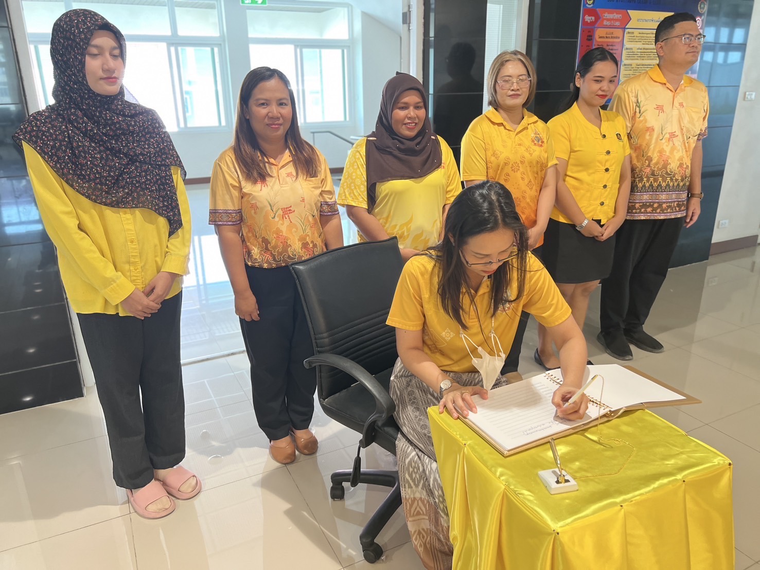 พช.อยุธยา ลงนามถวายพระพรชัยมงคลเนื่องในโอกาสวันเฉลิมพระชนมพรรษา พระบาทสมเด็จพระเจ้าอยู่หัว วันที่ 28 กรกฎาคม 2568