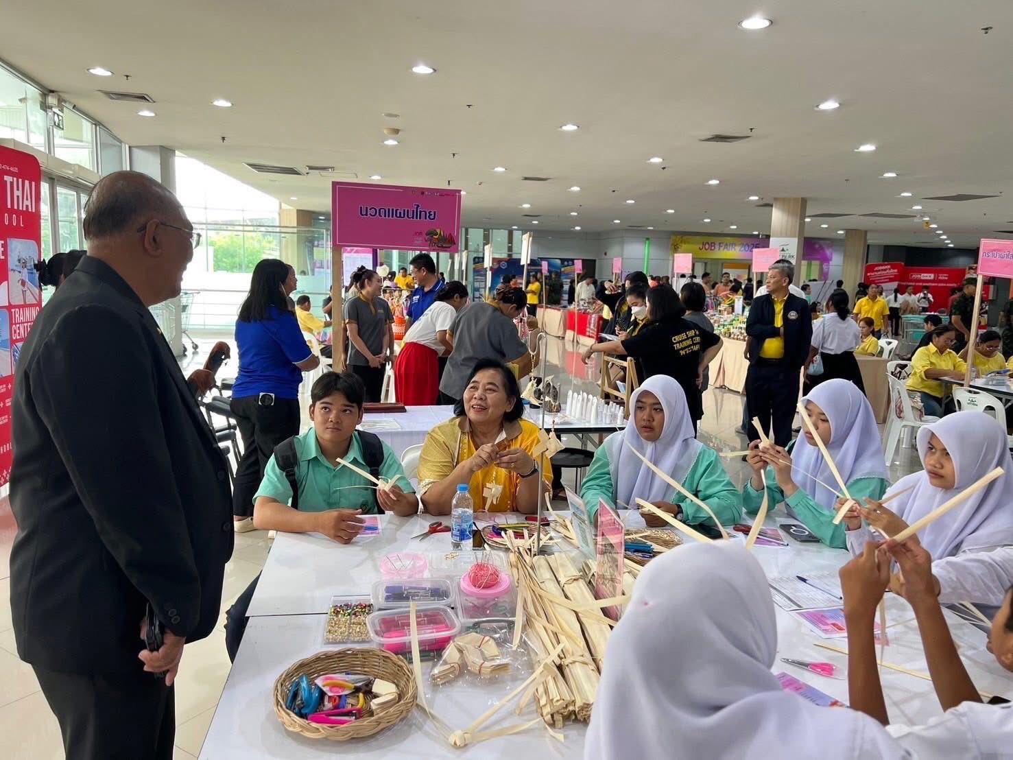 พช.อยุธยา ร่วมพิธีเปิดงาน”JOB FAIR  2025@พระนครศรีอยุธยา