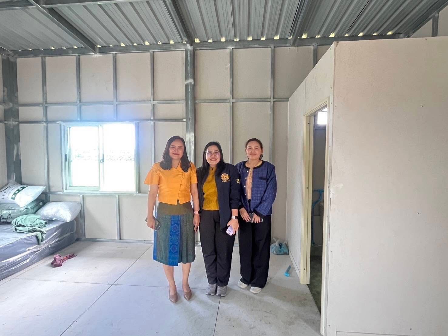 พช.อยุธยา ติดตามการสร้างบ้านและเยี่ยมเยียนให้กำลังใจ ครัวเรือนครัวเรือนนายสุพิน ราชสีห์ หมู่ที่ 3 ตำบลหลักชัย อำเภอลาดบัวหลวง ครัวเรือนเป้าหมายที่ได้รับบ้านห่วงใย จากใจ GLO