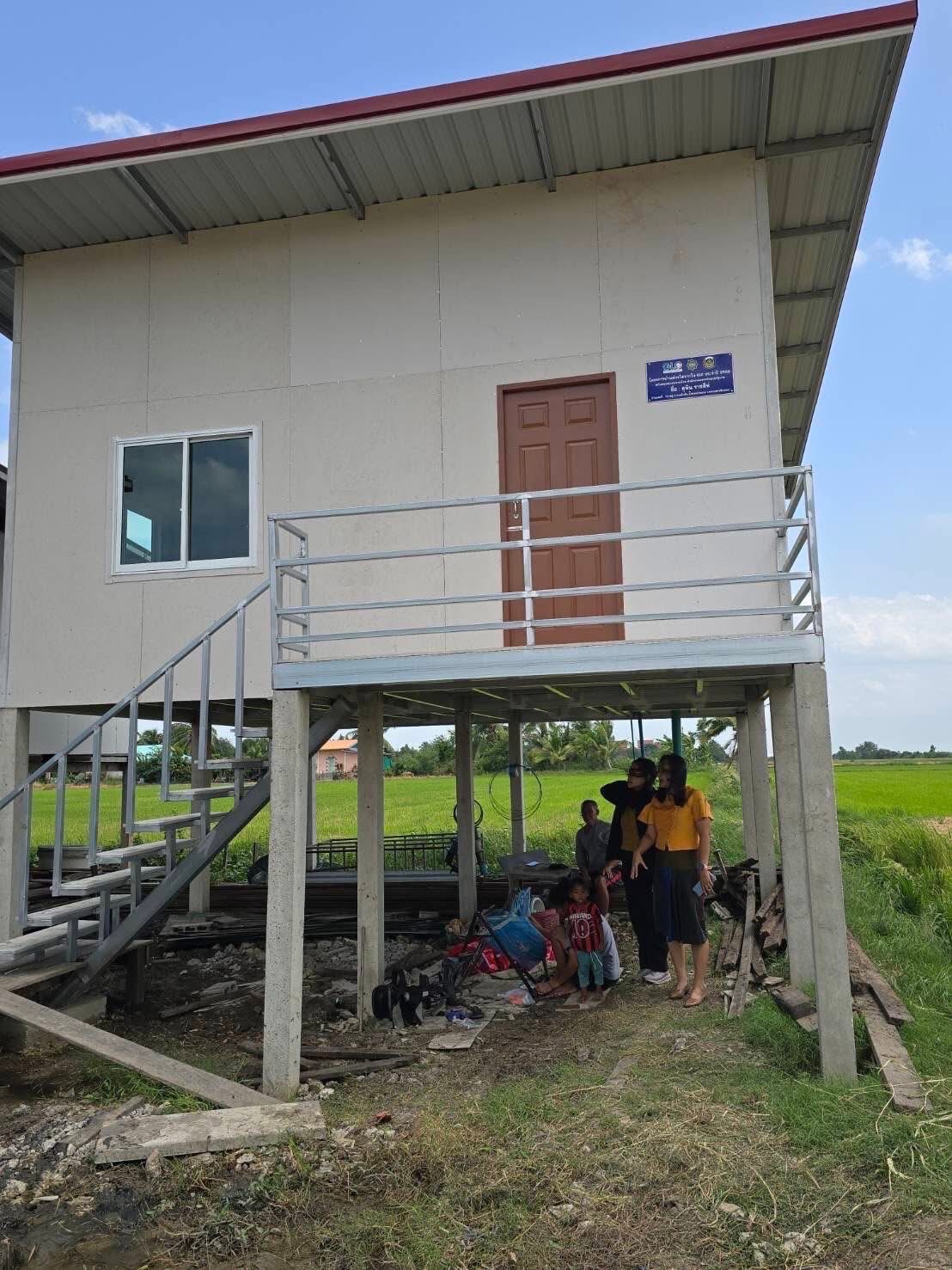 พช.อยุธยา ติดตามการสร้างบ้านและเยี่ยมเยียนให้กำลังใจ ครัวเรือนครัวเรือนนายสุพิน ราชสีห์ หมู่ที่ 3 ตำบลหลักชัย อำเภอลาดบัวหลวง ครัวเรือนเป้าหมายที่ได้รับบ้านห่วงใย จากใจ GLO