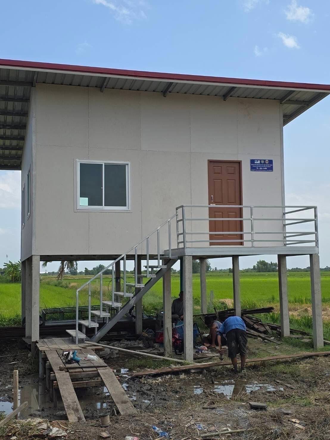 พช.อยุธยา ติดตามการสร้างบ้านและเยี่ยมเยียนให้กำลังใจ ครัวเรือนครัวเรือนนายสุพิน ราชสีห์ หมู่ที่ 3 ตำบลหลักชัย อำเภอลาดบัวหลวง ครัวเรือนเป้าหมายที่ได้รับบ้านห่วงใย จากใจ GLO