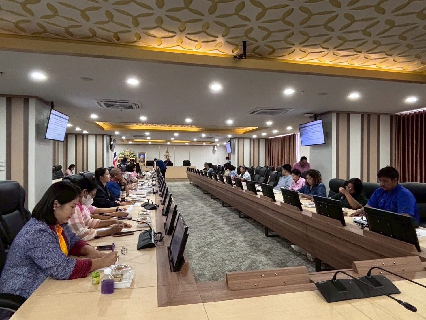 พช.อยุธยา ประชุมนำเสนอผลการพัฒนาผลิตภัณฑ์ และออกแบบบรรจุภัณฑ์ ตามโครงการส่งเสริมการพัฒนาธุรกิจของกลุ่มผู้ผลิต ผู้ประกอบการและเครือข่ายเกษตรปลอดภัยสู่ผู้ประกอบการชุมชน