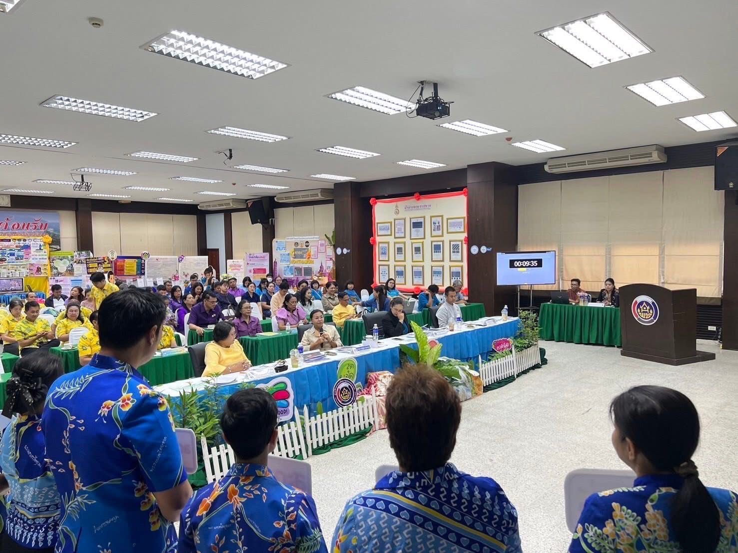 พช.อยุธยา ร่วมนำเสนอผลงานการคัดเลือกหน่วยงานต้นแบบและนวัตกรรมดีเด่น ประจำปี 2568