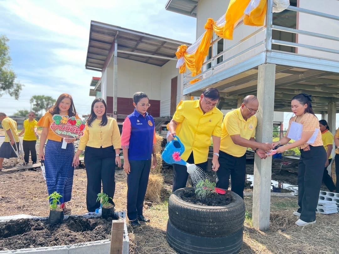 พช.อยุธยา จัดพิธีมอบบ้านตามโครงการ “บ้านห่วงใยจากใจ GLO ประจำปี 2568” ให้แก่ครัวเรือนของ นายสุพิน ราชสีห์ หมู่ที่ 5 ตำบลหลักชัย อำเภอลาดบัวหลวง